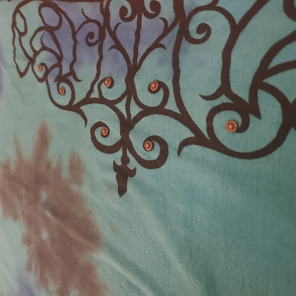 Sugar & Rox By Buckle Womens Teal Tie-Dye V-neck Graphic Tee w/ Rhinestones - M - Picture 5 of 9